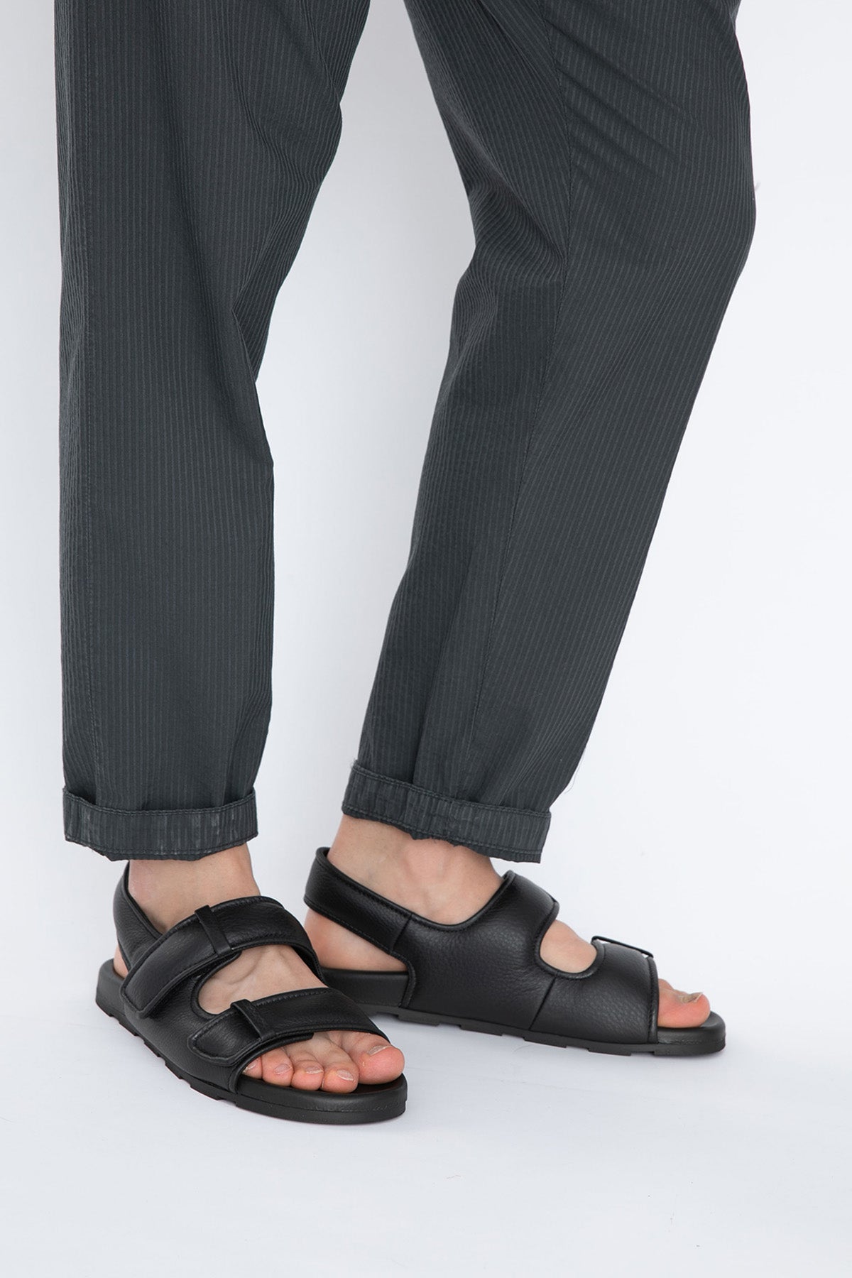 Vic Matie Cırt Cırt Bantlı Deri Sandalet