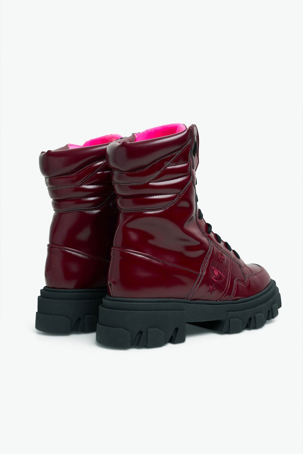 Chiara Ferragni Göz Logolu Rugan Postal Bot