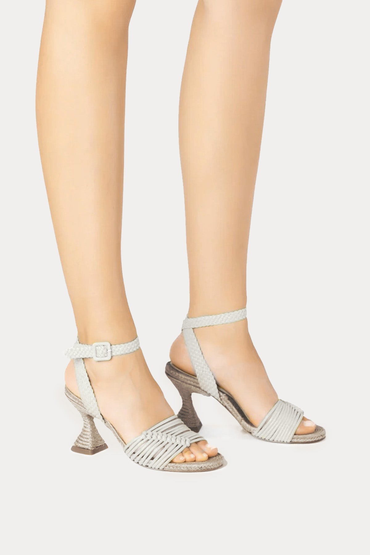 Paloma Barcelo Ingrid Hasır Örgü Topuklu Deri Sandalet