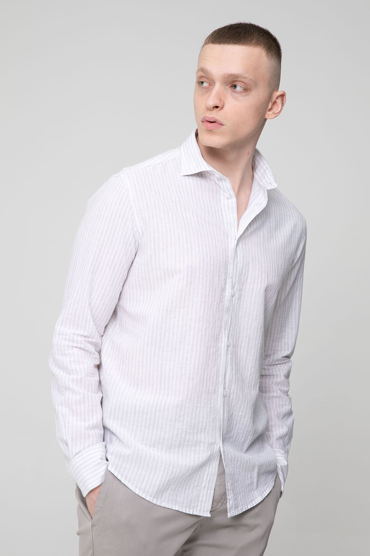 Fradi Çizgili İtalyan Yaka Ketenli Gömlek