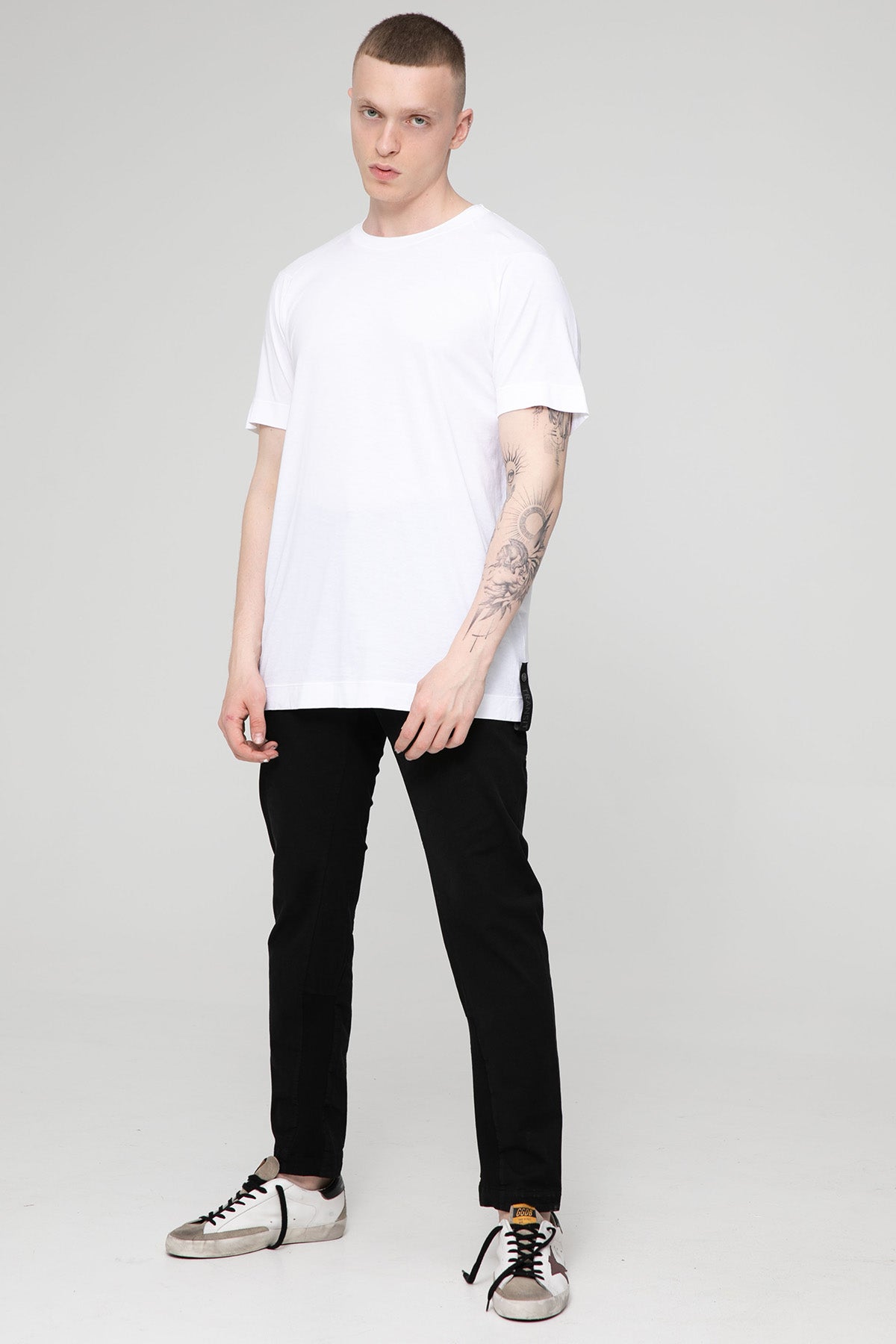 Transit Logolu Şerit Detaylı Yuvarlak Yaka T-shirt-Libas Trendy Fashion Store