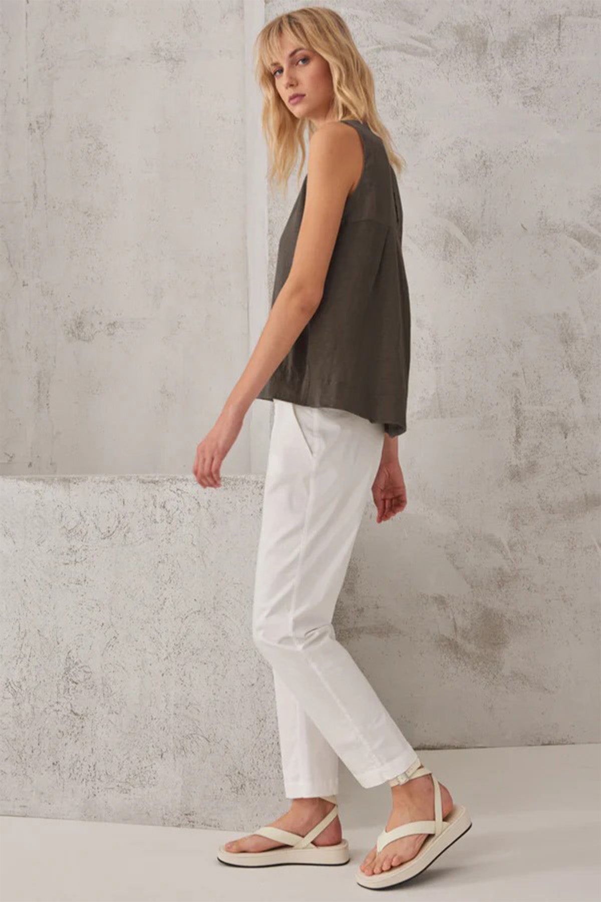 Transit Yuvarlak Yaka Kolsuz Keten Bluz-Libas Trendy Fashion Store