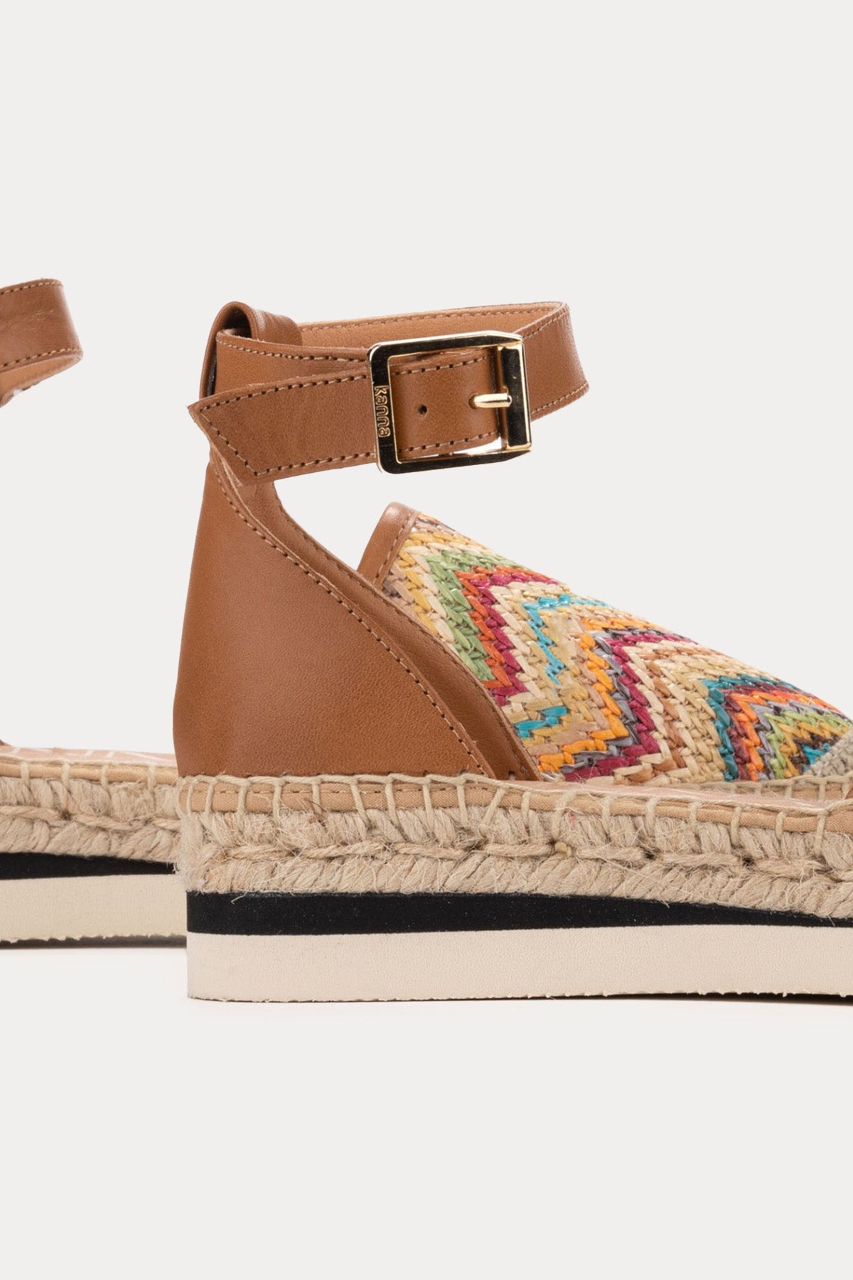 Kanna Drew Deri Detaylı Renkli Örgü Sandalet