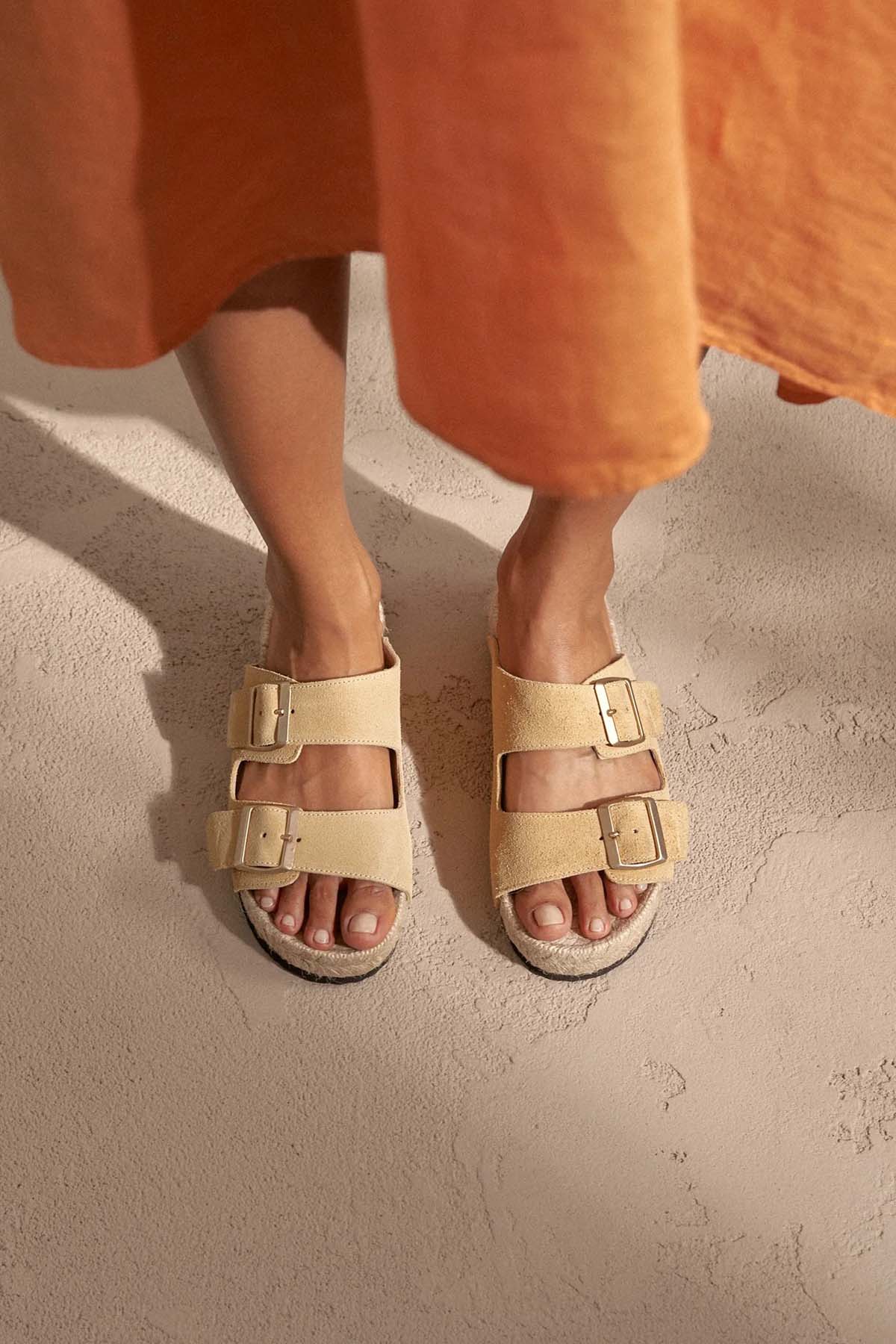 Manebi Çift Tokalı Süet Terlik-Libas Trendy Fashion Store