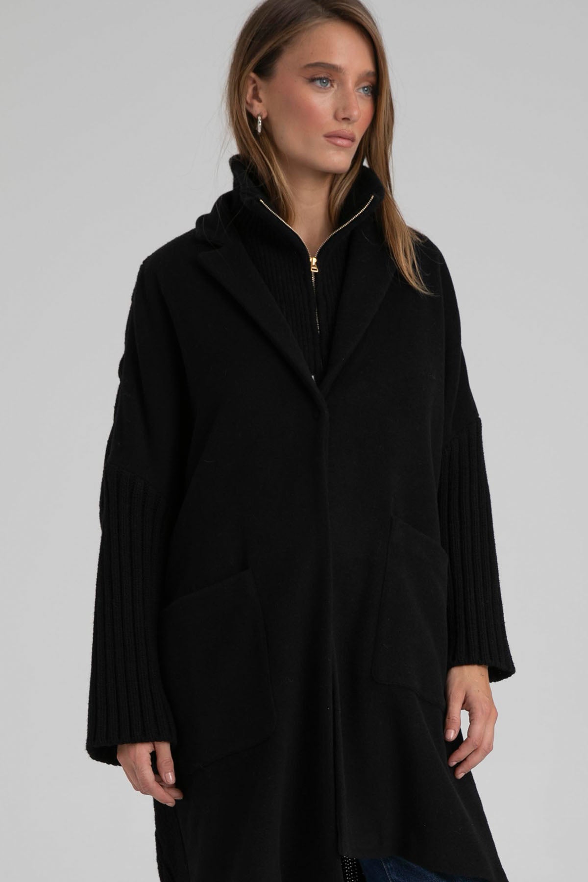 Semicouture Saç Örgü Triko Kollu Yün Kaban-Libas Trendy Fashion Store