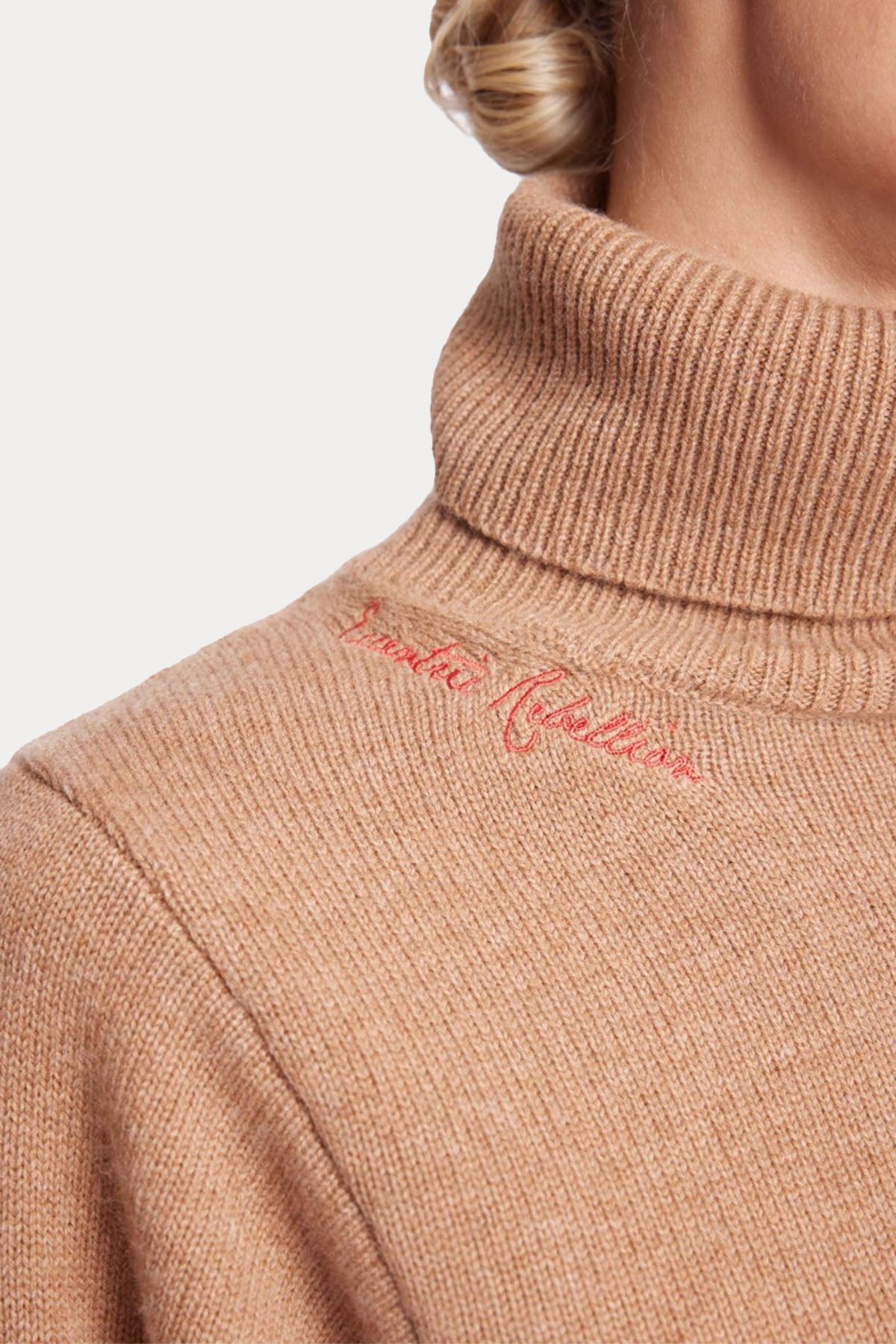 Berenice Axea Sırtta Kanat Desenli Balıkçı Yaka Kaşmirli Örgü Yün Triko-Libas Trendy Fashion Store