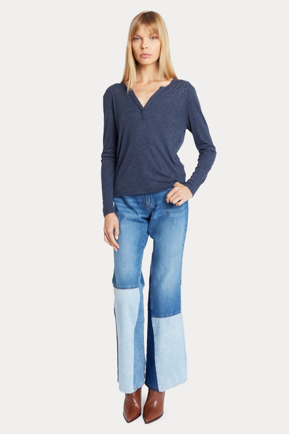 Berenice Elliaswings Sırtta Kanat Desenli V Yaka T-shirt-Libas Trendy Fashion Store