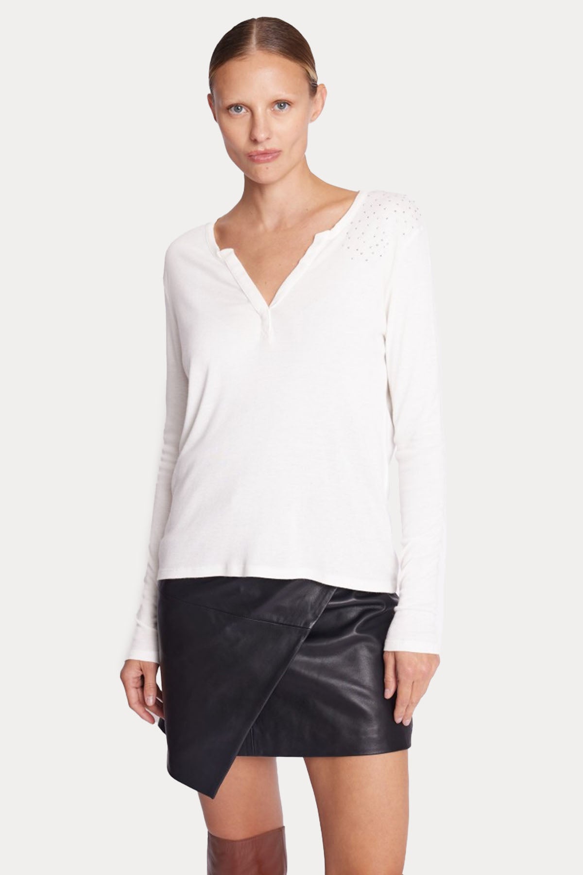 Berenice Elliaswings Sırtta Kanat Desenli V Yaka T-shirt-Libas Trendy Fashion Store