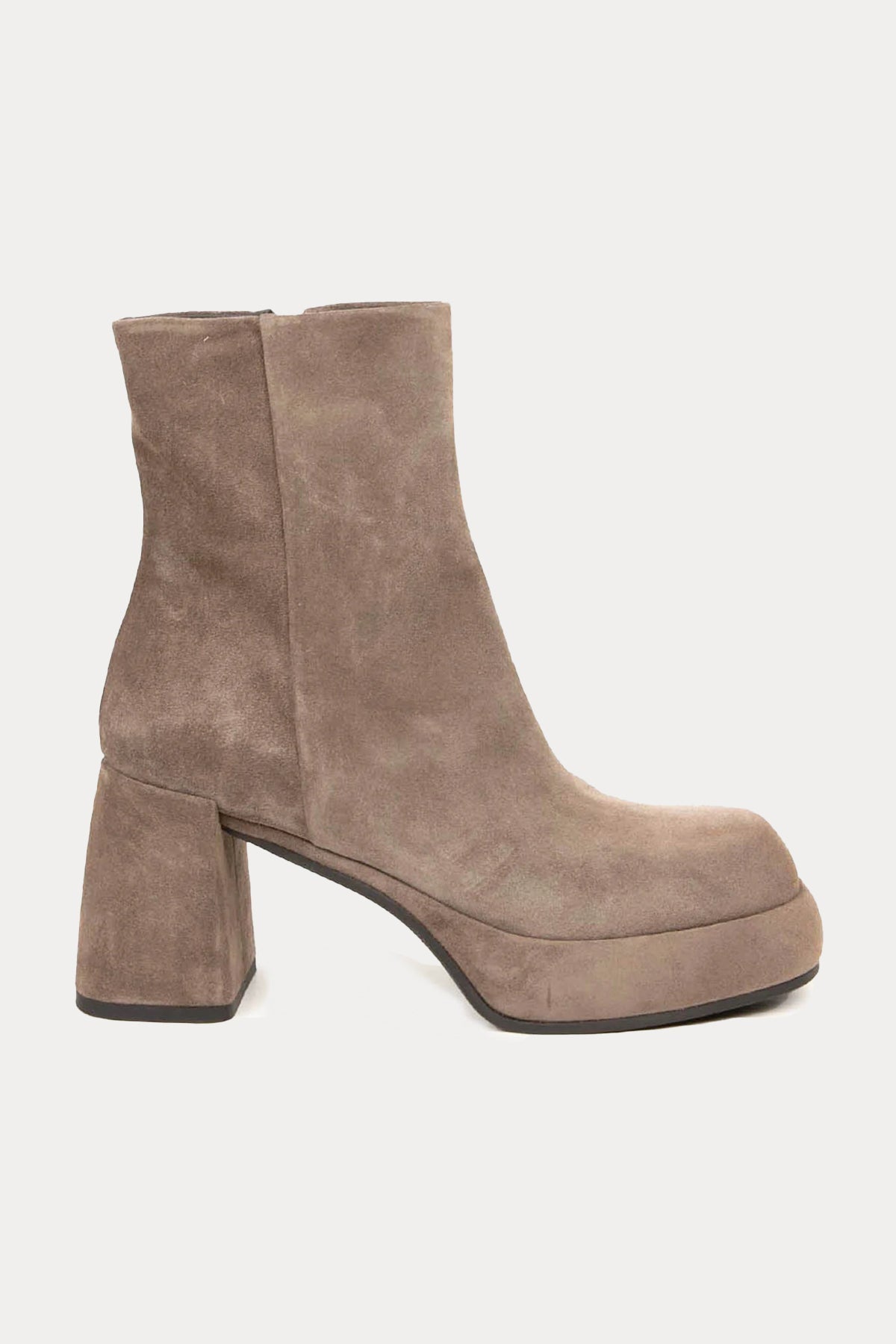 Fruit Platform Tabanlı Küt Burun Süet Bot