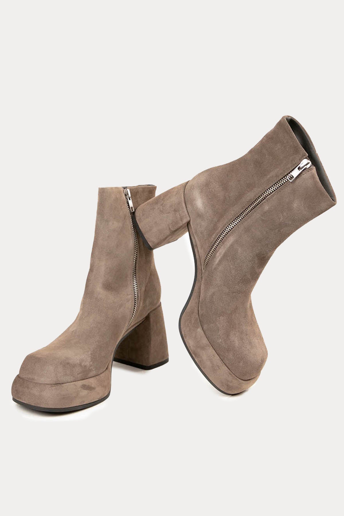 Fruit Platform Tabanlı Küt Burun Süet Bot