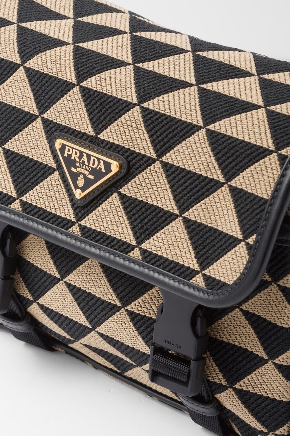 Prada Üçgen Desenli Çapraz Çanta-Libas Trendy Fashion Store