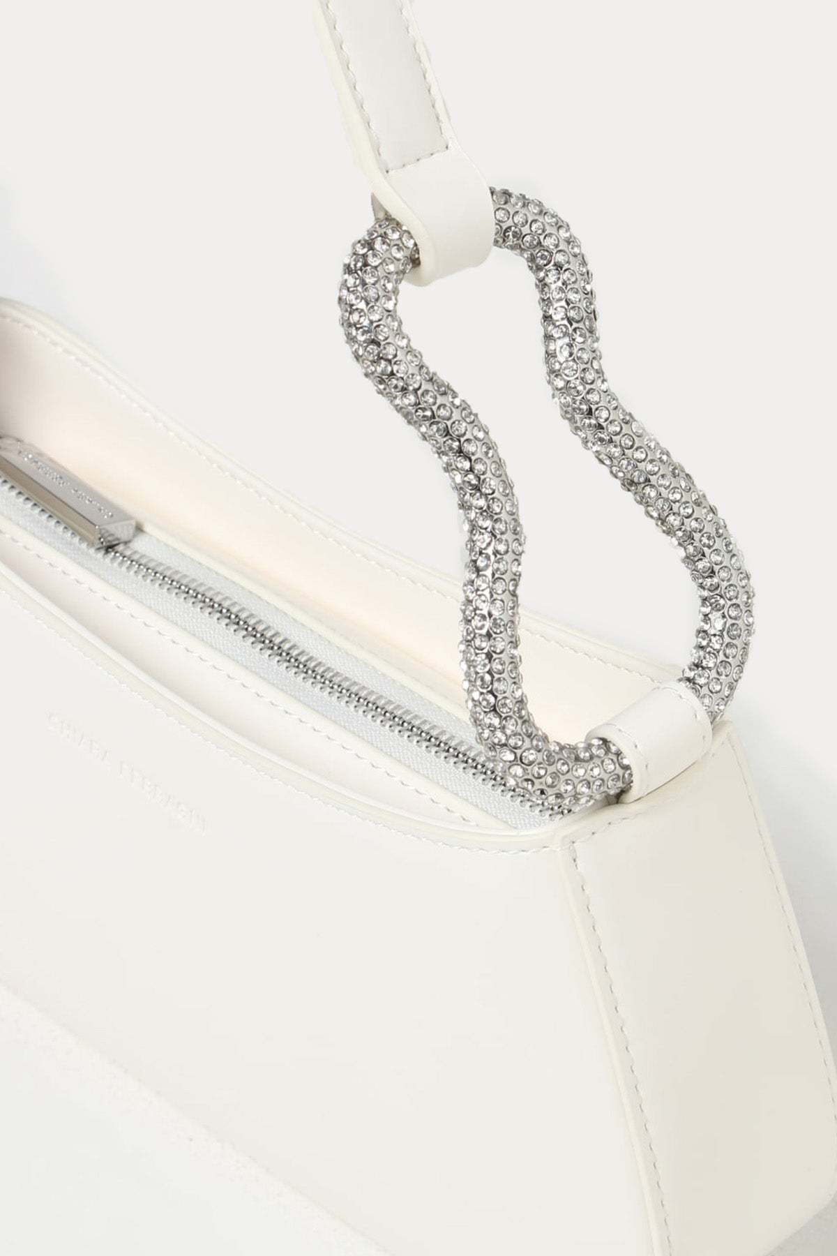 Chiara Ferragni Taş Aksesuarlı Omuz Çantası