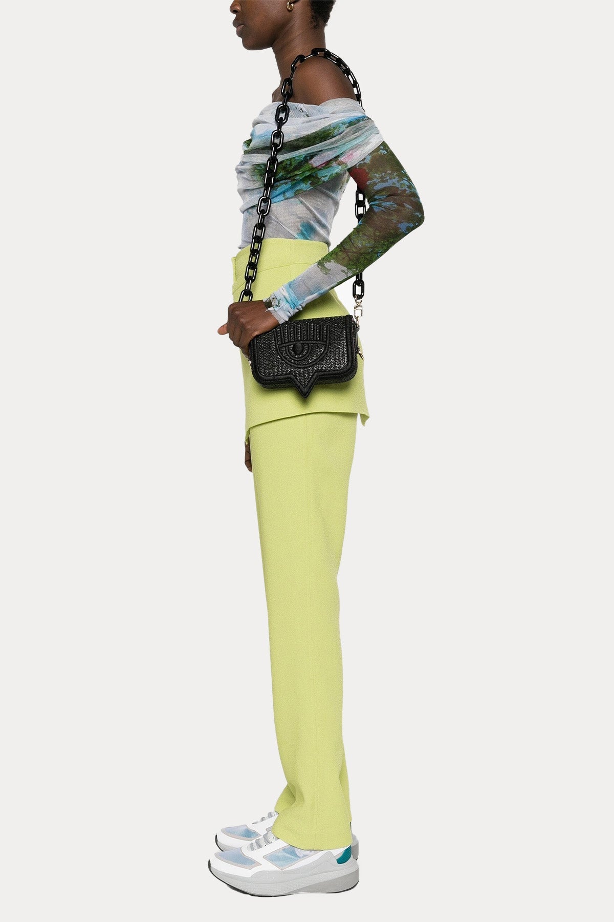 Chiara Ferragni Göz Logolu Hasır Örgü Zincir Askılı Omuz Çantası