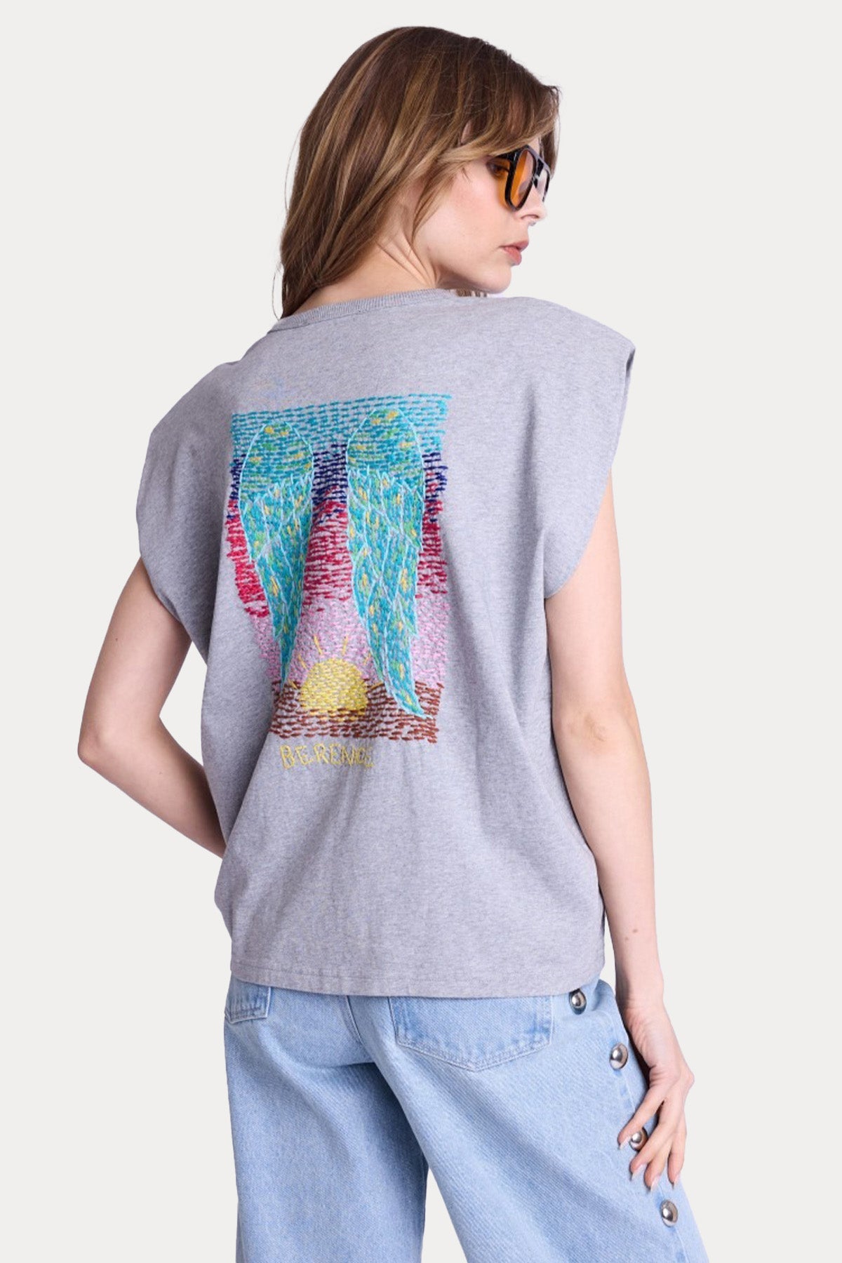 Berenice Erza Renkli Nakış Kanat Desenli Geniş Kesim T-shirt