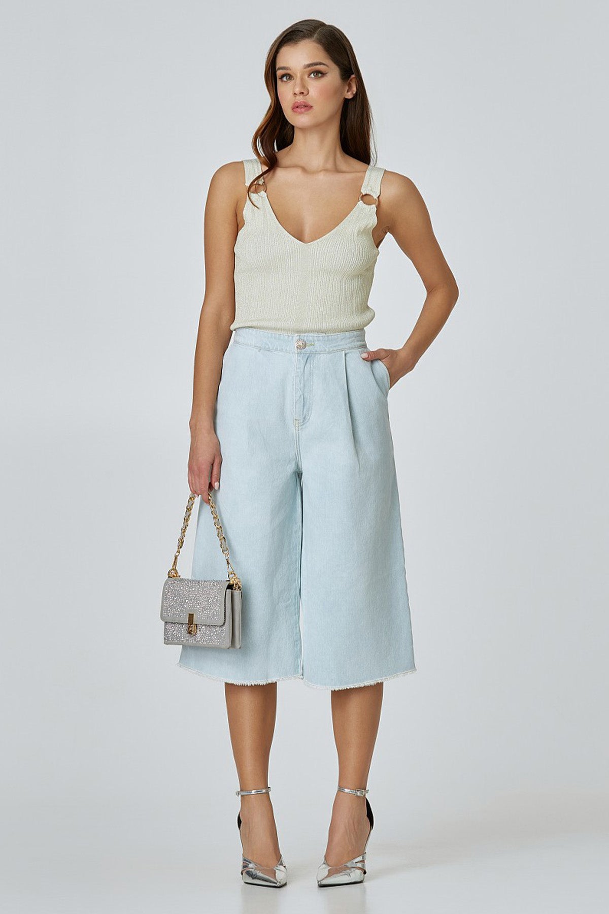 Lynne Geniş V Yaka Askılı Triko Bluz