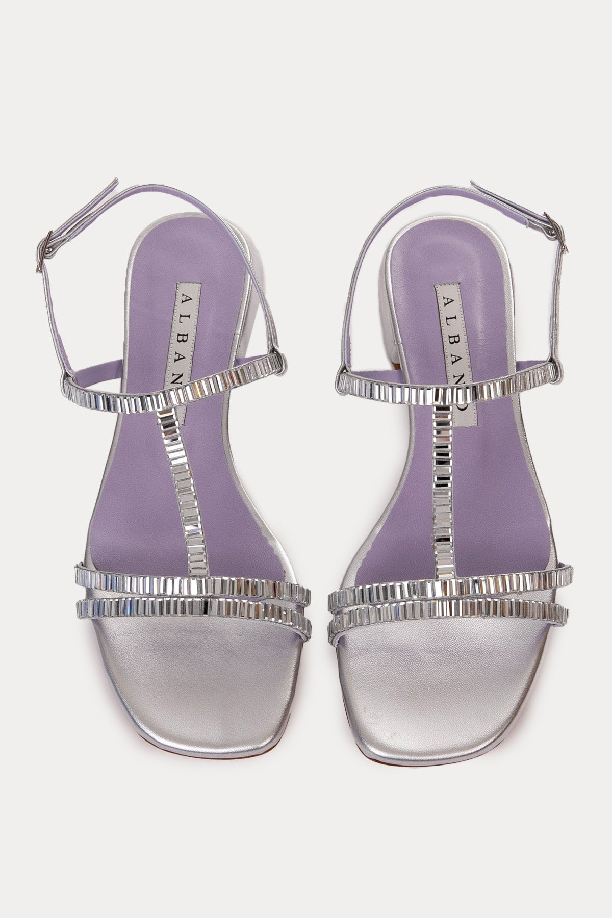 Albano Parlak Taşlı Küt Burun Deri Sandalet