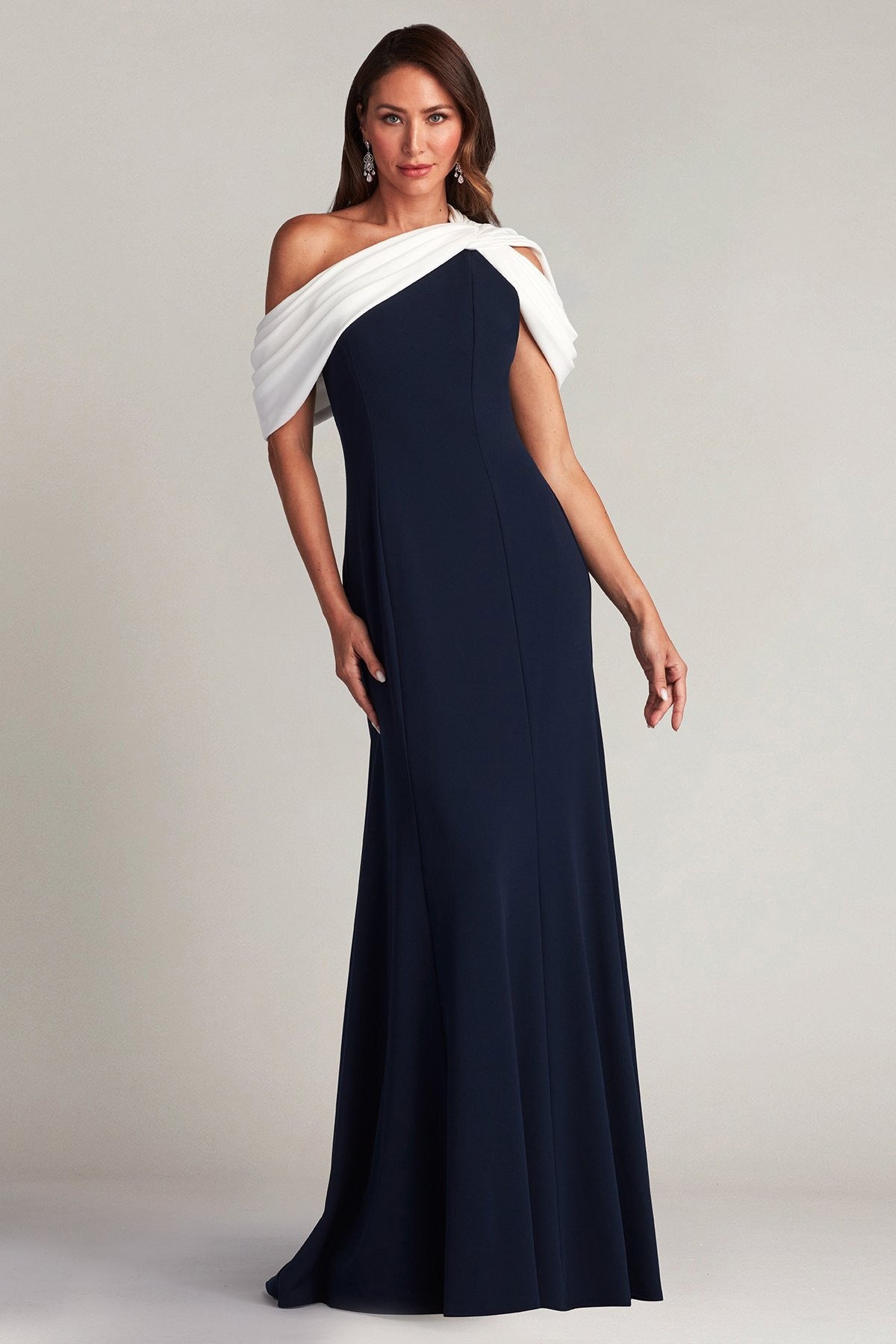 Tadashi Shoji Drapeli Yaka Maxi Abiye Elbise