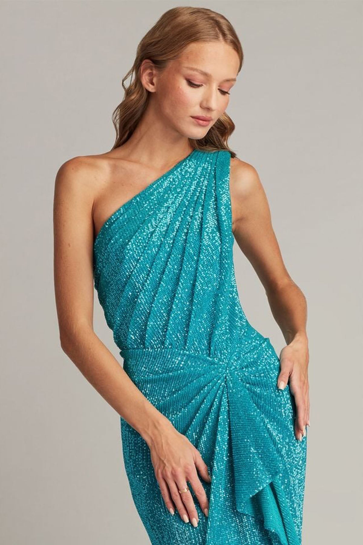 Tadashi Shoji Tek Omuz Maxi Abiye Elbise