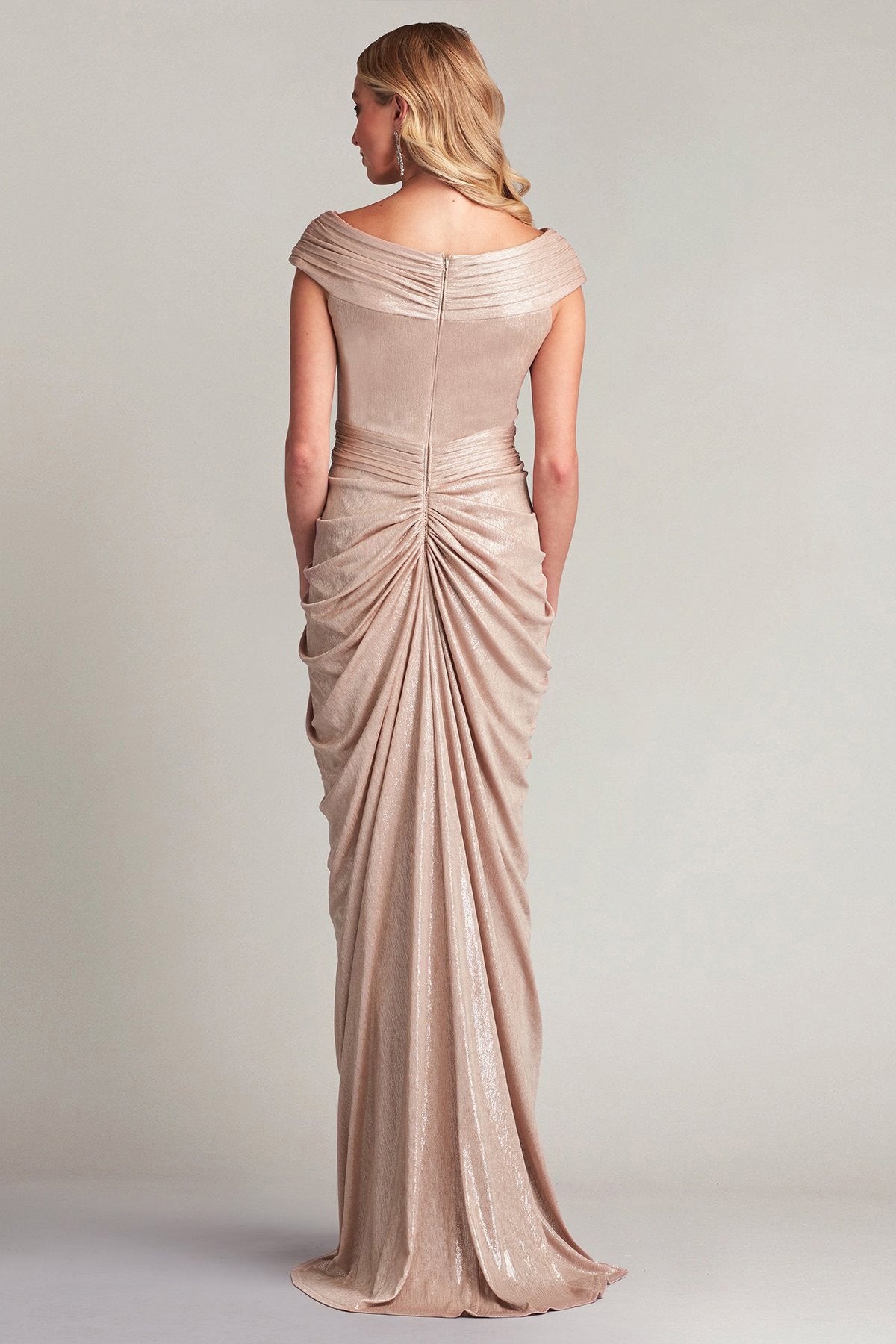 Tadashi Shoji Geniş V Yaka Maxi Abiye Elbise