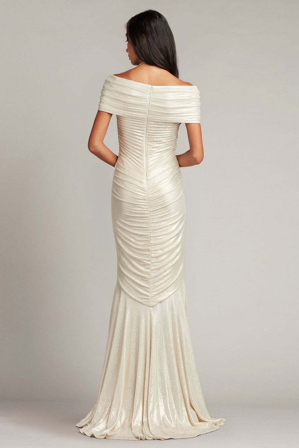 Tadashi Shoji Straplez Yaka Pileli Maxi Abiye Elbise