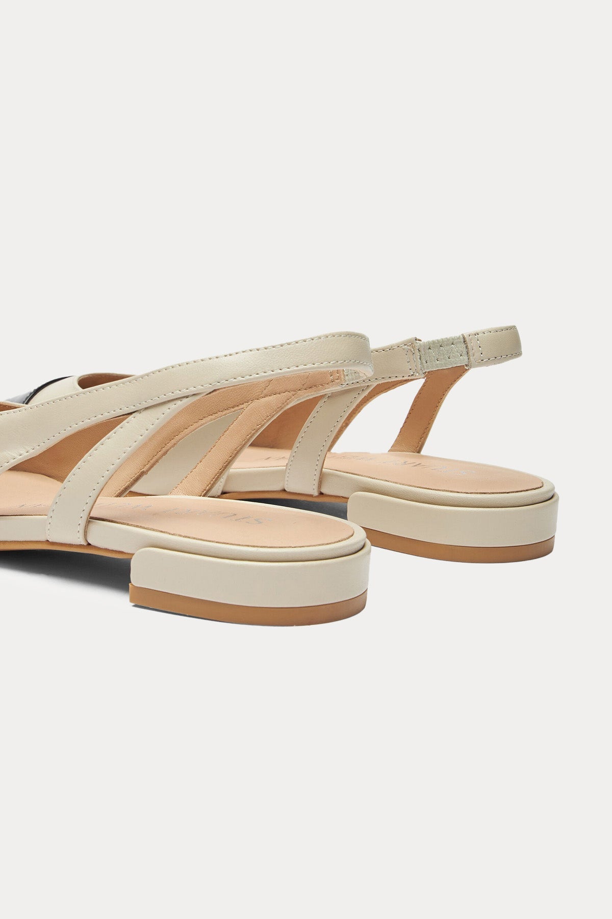 Stuart Weitzman Lastik Bantlı Deri Babet