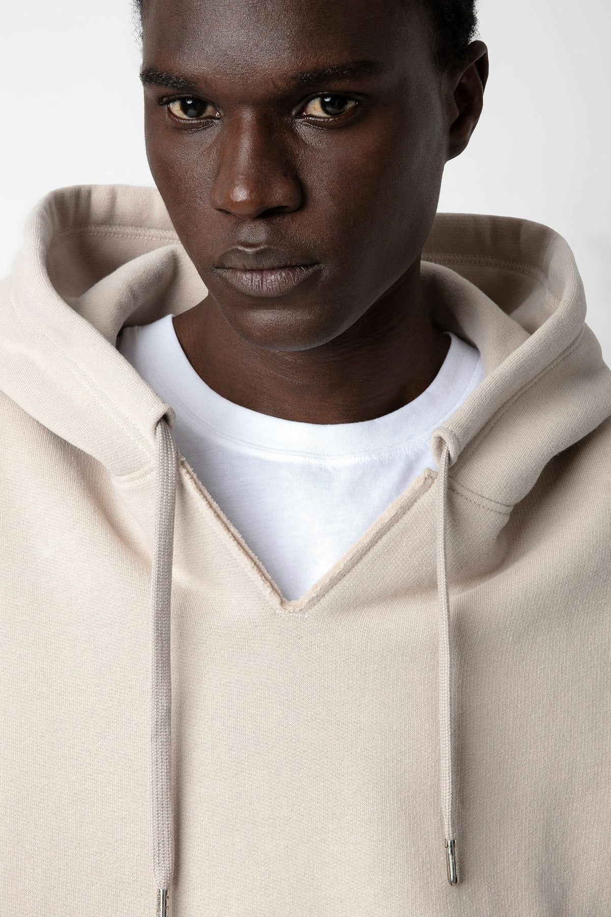 Zadig & Voltaire V Yaka Sırtta Logolu Kapüşonlu Sweatshirt