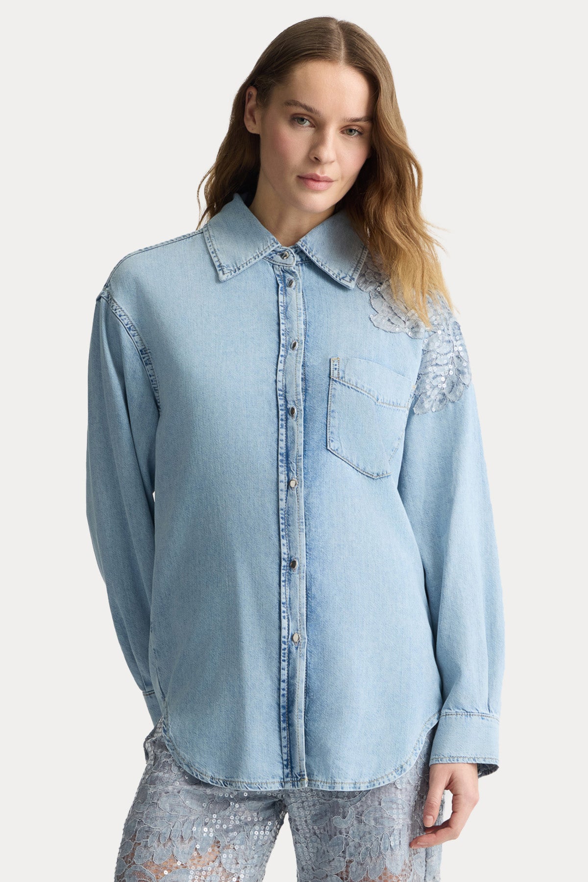 Liu Jo Relaxed Fit Dantel Nakışlı Denim Gömlek