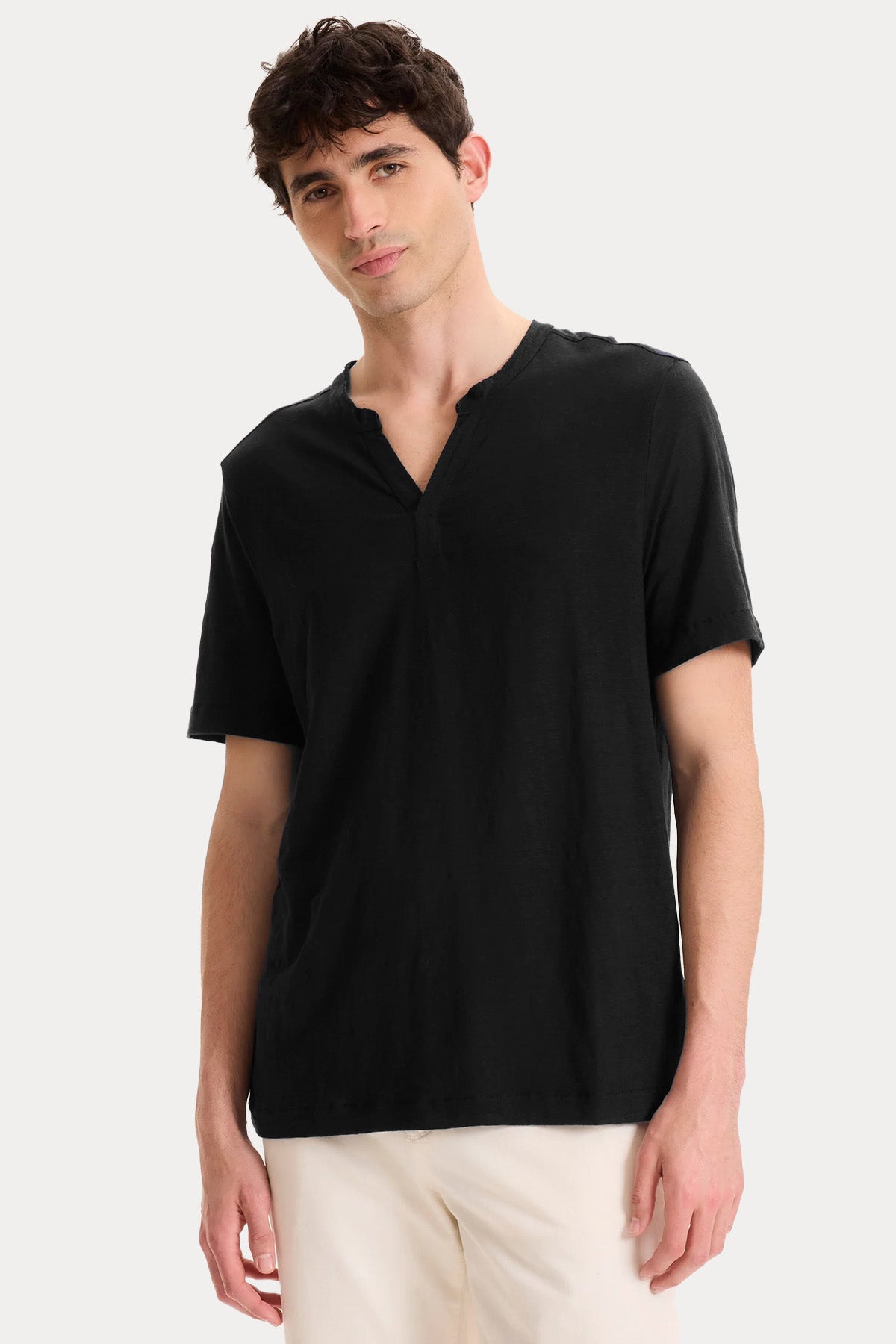 Majestic Relaxed Fit Hakim V Yaka Streç Keten T-shirt