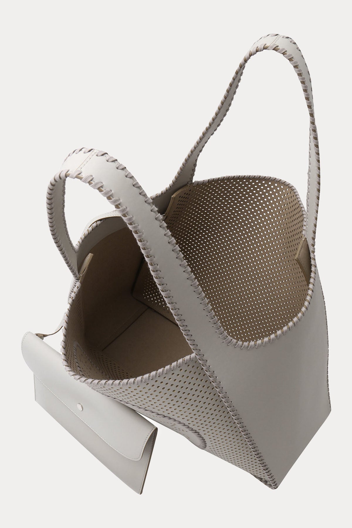 Stella Mccartney Crossbody Lazer Kesim Delikli Omuz Çantası