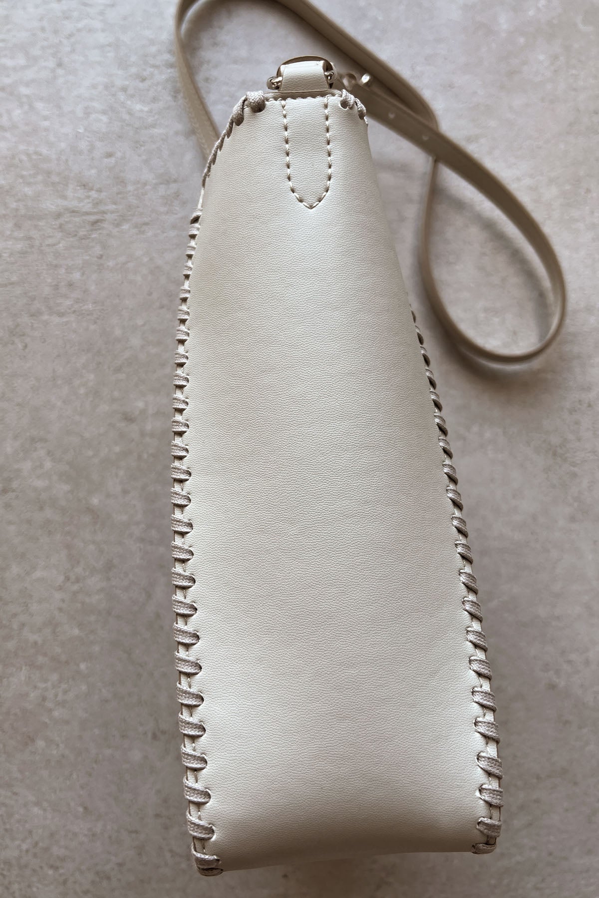 Stella Mccartney Crossbody Lazer Kesim Delikli Omuz Çantası