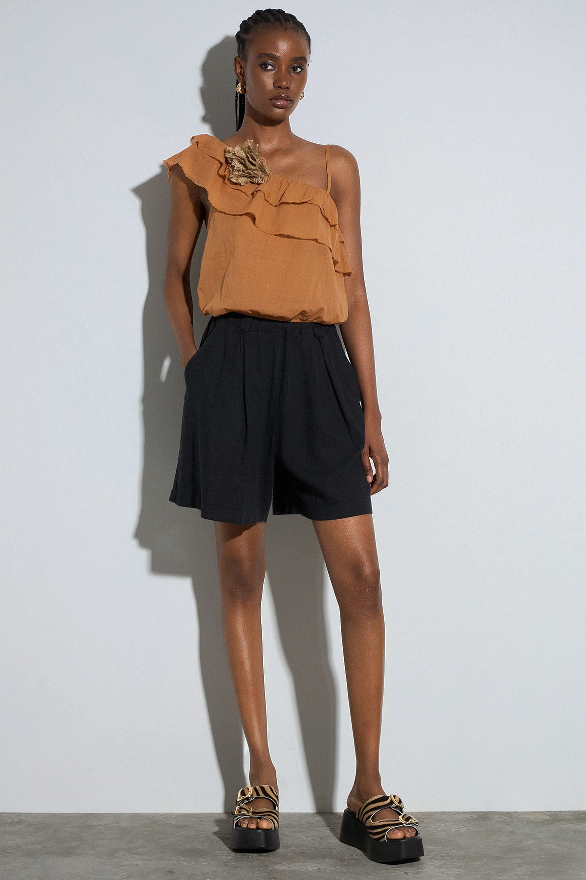 Bsb Geniş Kesim Yüksek Bel Beli Lastikli Keten Şort