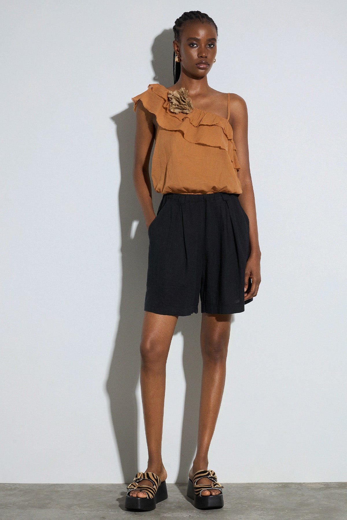 Bsb Geniş Kesim Yüksek Bel Beli Lastikli Keten Şort