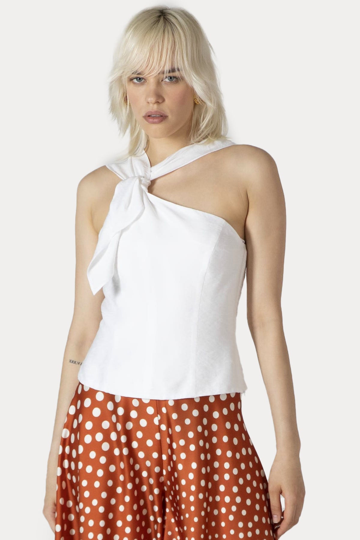 Hanita Yakadan Bağlamalı Bluz