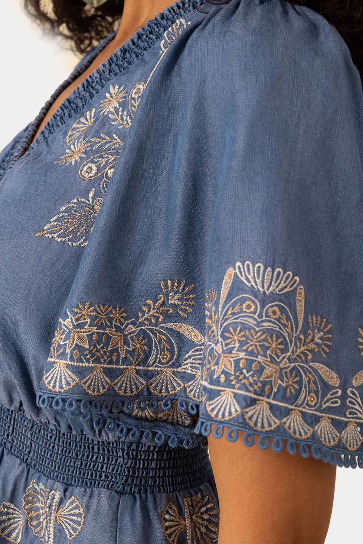 Hale Bob V Yaka Dantel Nakışlı Mini Elbise