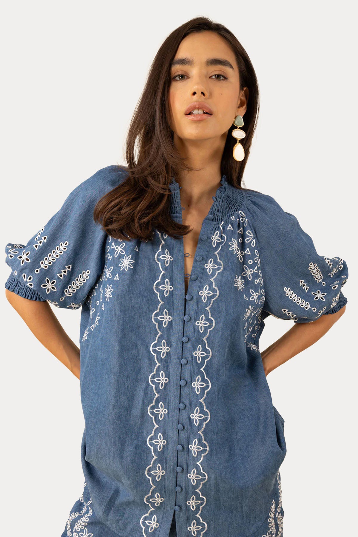 Hale Bob Relaxed Fit Streç Dik Yaka Nakışlı Gömlek