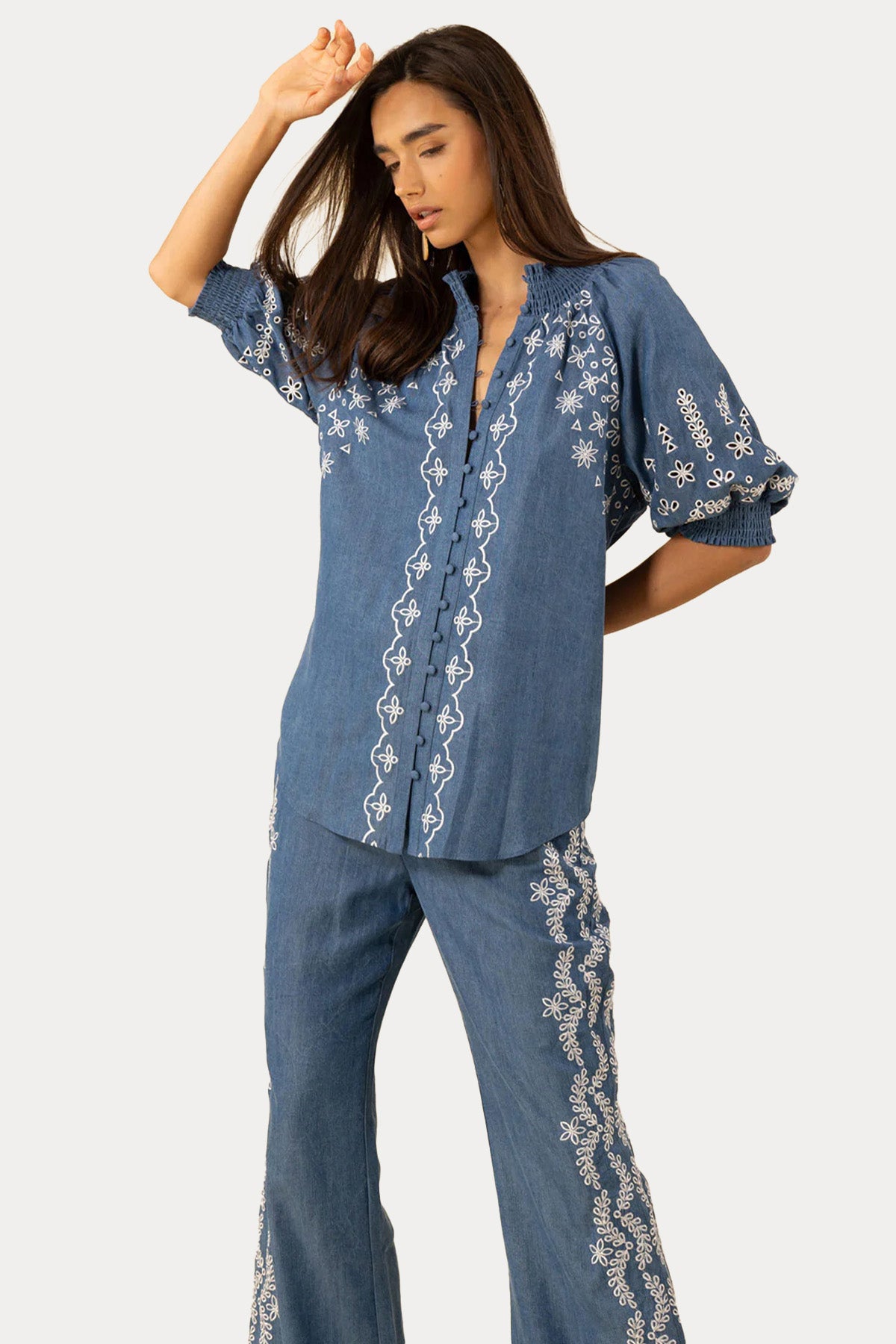 Hale Bob Relaxed Fit Streç Dik Yaka Nakışlı Gömlek