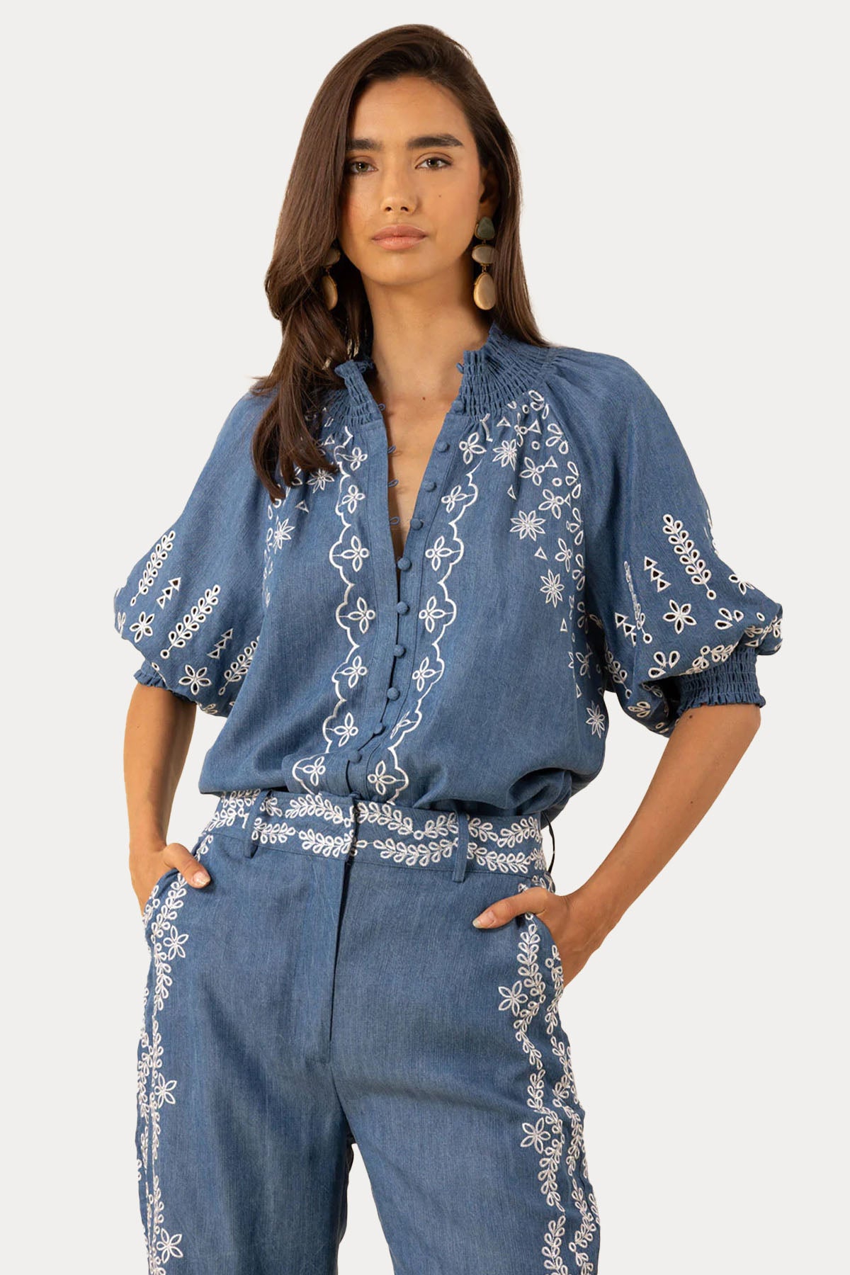 Hale Bob Relaxed Fit Streç Dik Yaka Nakışlı Gömlek