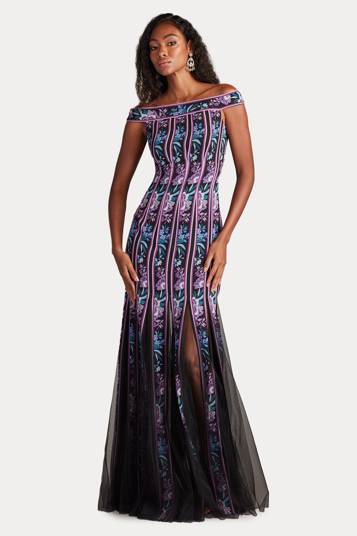 Tadashi Shoji Renkli Desen Yırtmaçlı Maxi Abiye Elbise