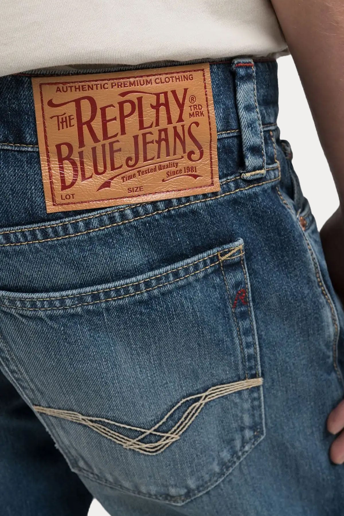 Replay Neaal Slim Fit Yıkamalı Jeans