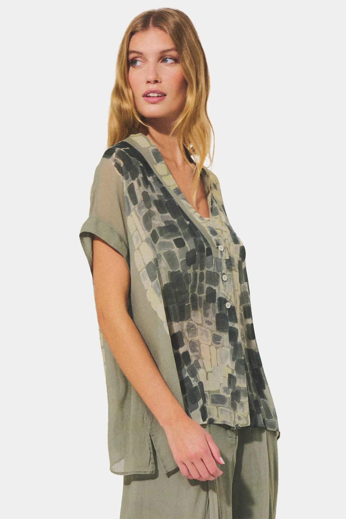 Transit Relaxed Fit V Yaka Desenli Gömlek