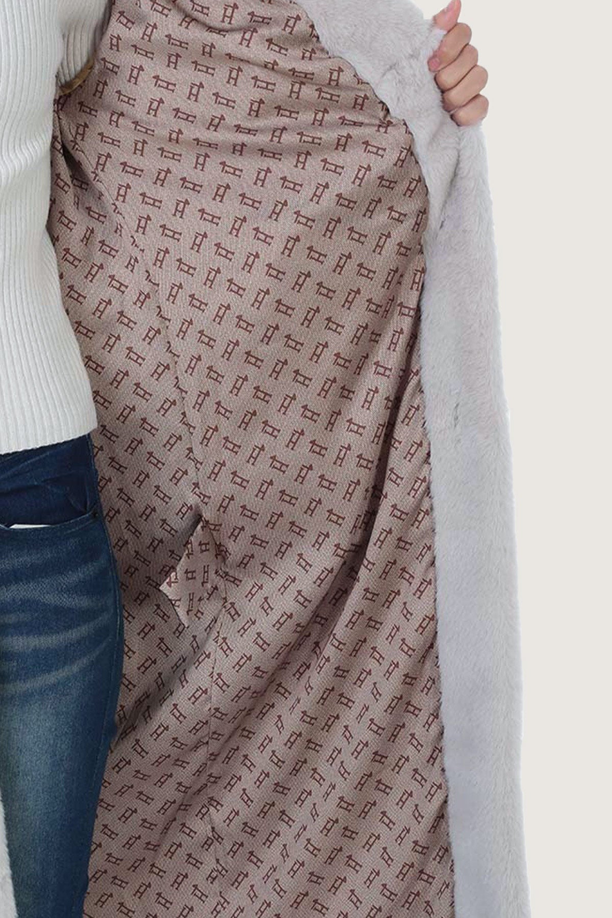 Herno Geniş Yakalı Kemerli Peluş Manto