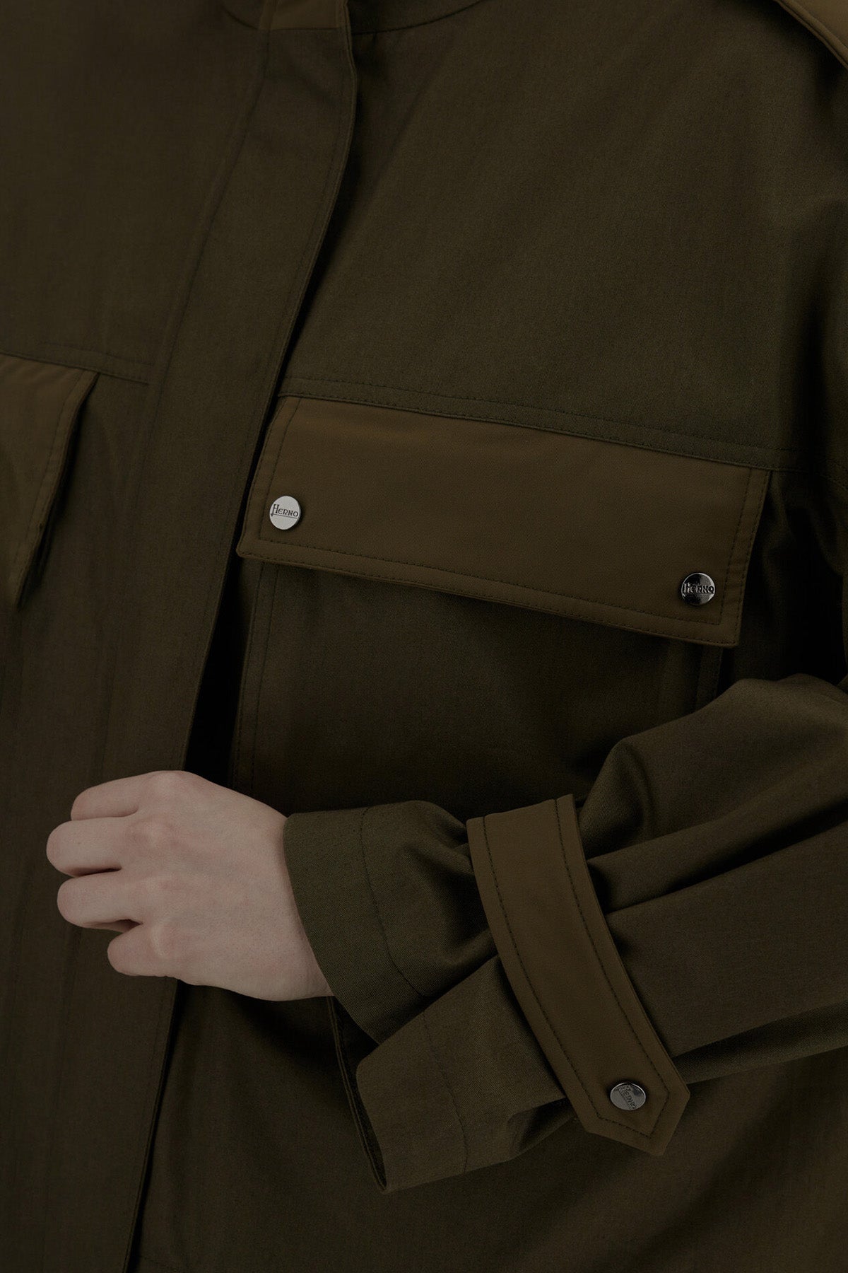 Herno Regular Fit Spor Cepli Dik Yaka Crop Ceket