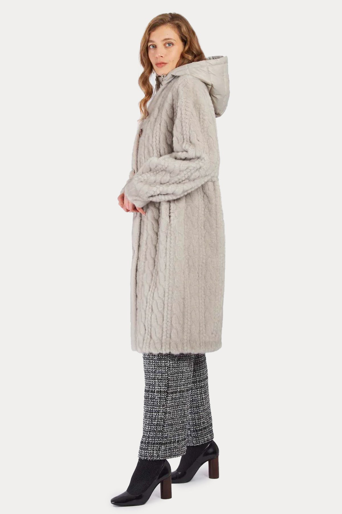 Rene Derhy Demonte İç Parçalı Saç Örgü Kapüşonlu Manto