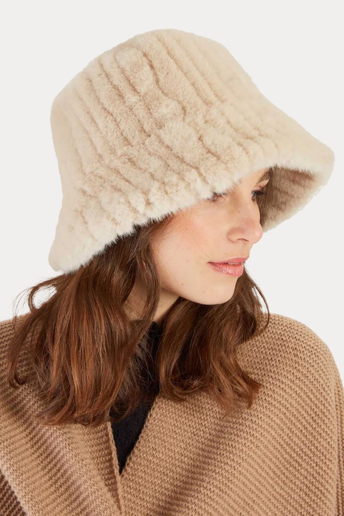 Rene Derhy Peluş Şapka