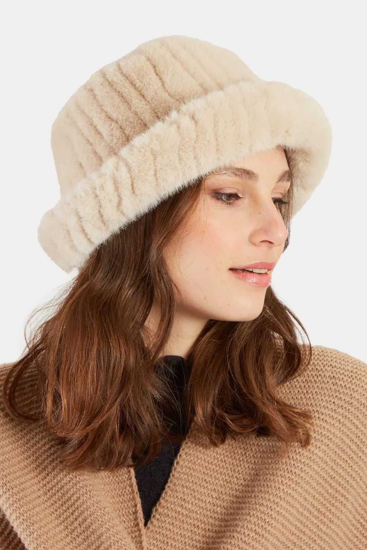 Rene Derhy Peluş Şapka