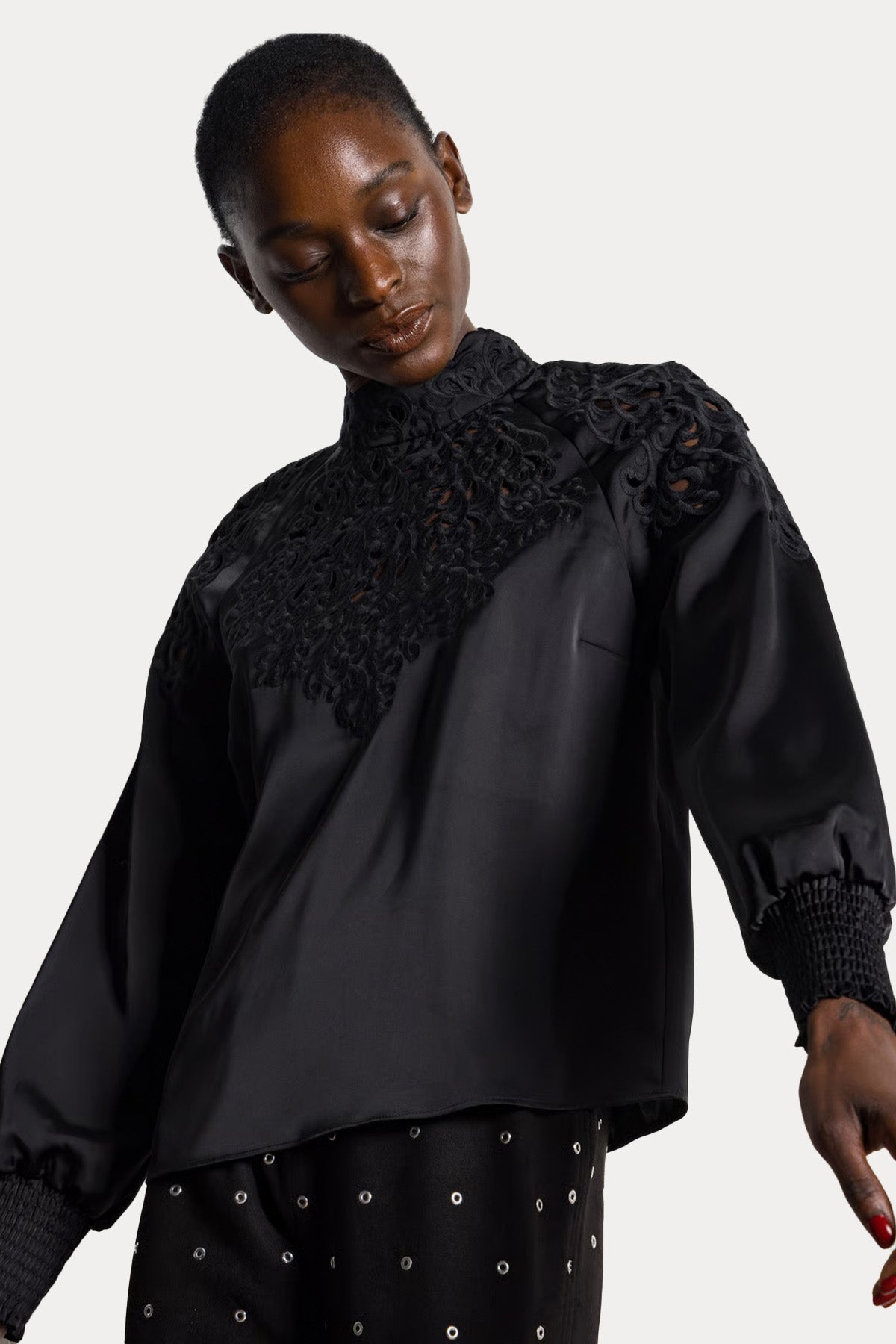 Berenice Ceva Regular Fit Dik Yaka Saten Bluz