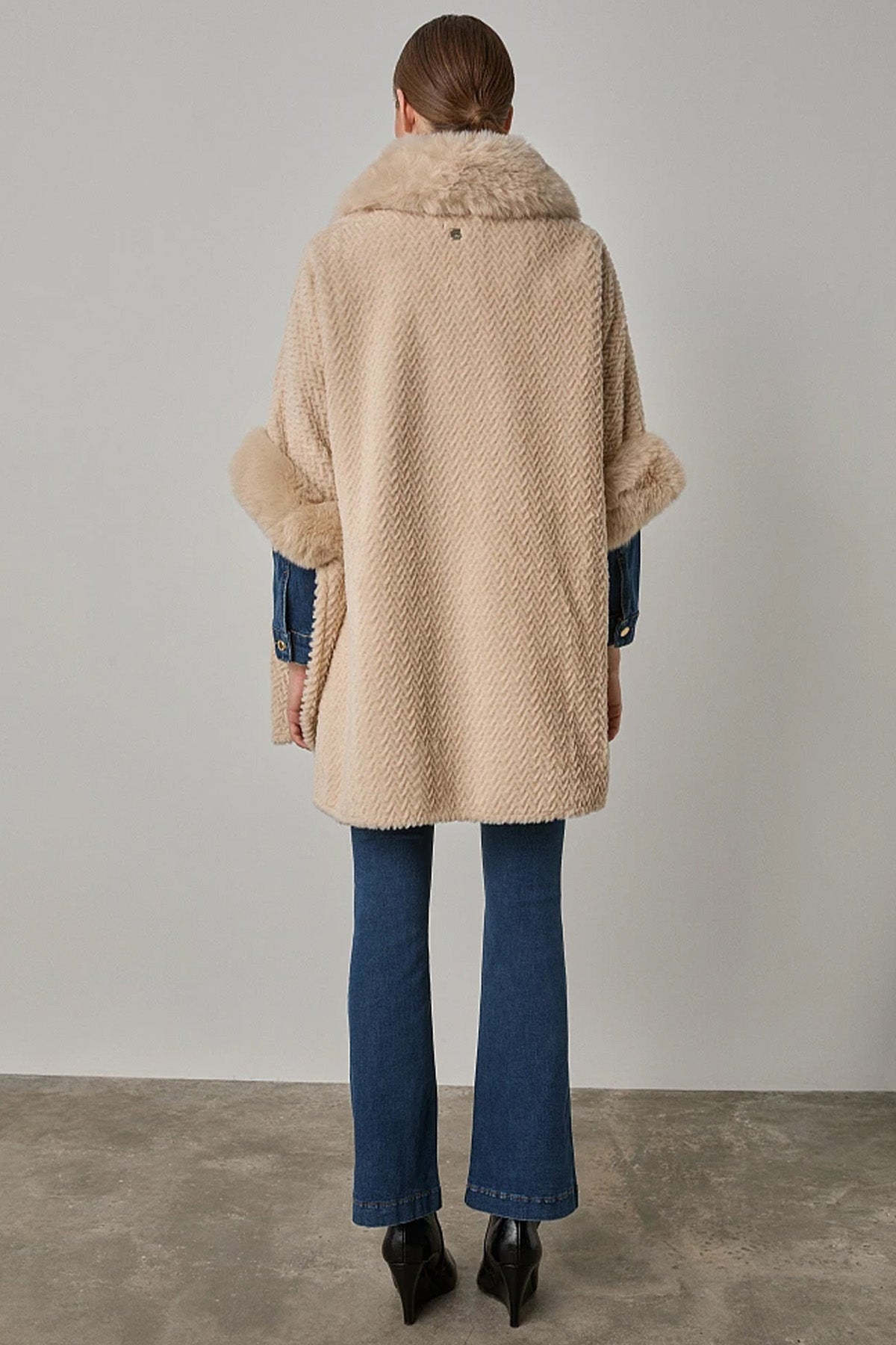 Bsb Relaxed Fit Peluş Panço Ceket