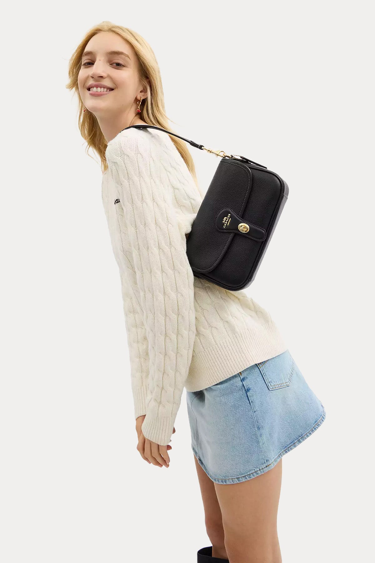 Coach Logolu Deri Omuz Çantası