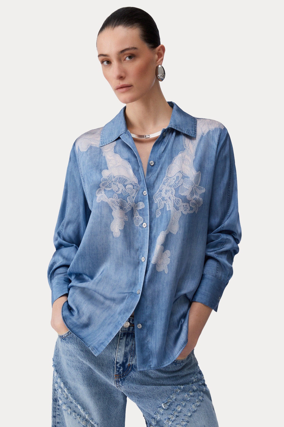 Liu Jo Comfort Fit Nakış Detaylı Denim Görünümlü Gömlek