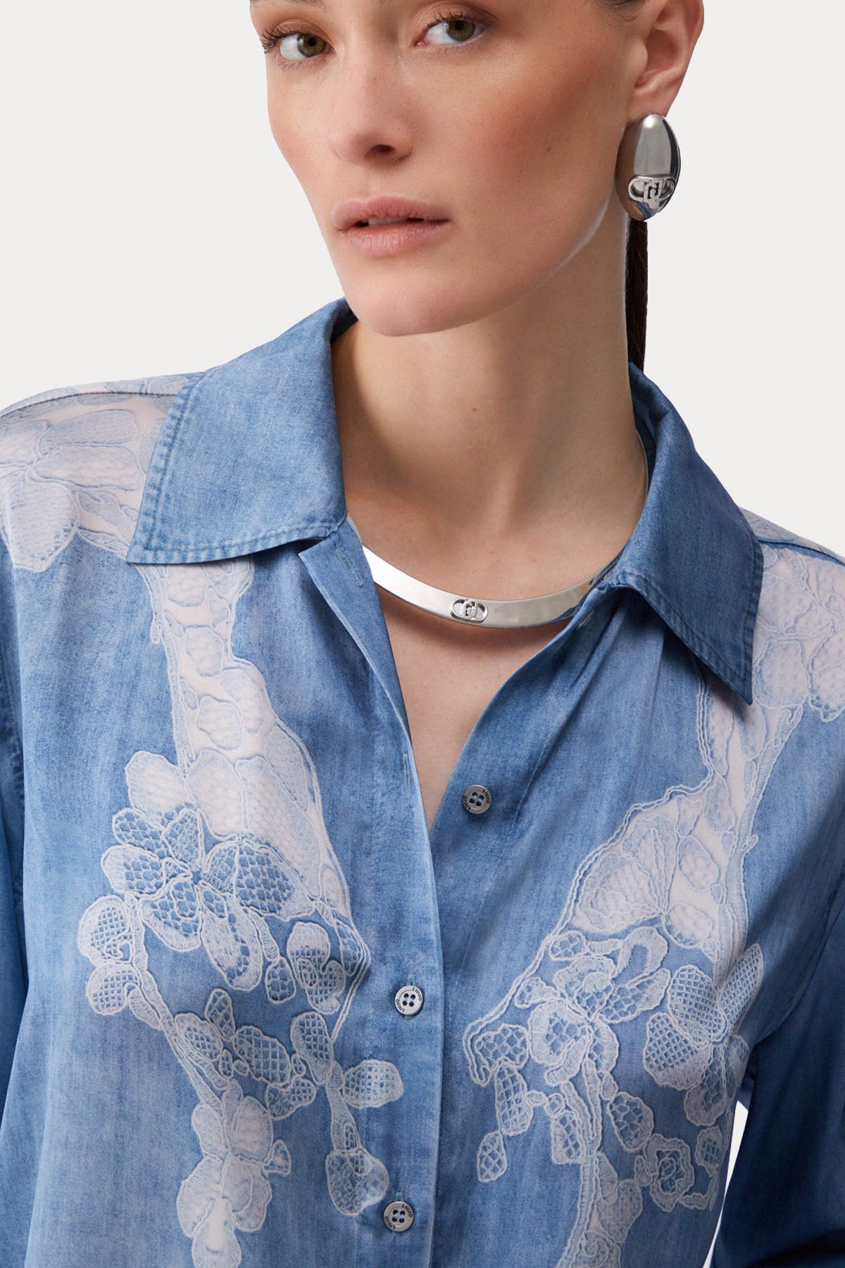 Liu Jo Comfort Fit Nakış Detaylı Denim Görünümlü Gömlek